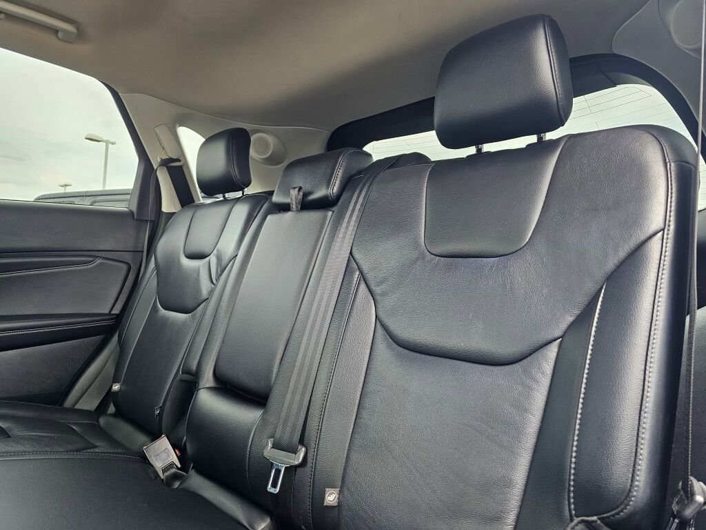 Used 2022 Ford Edge Titanium AWD/4WD image 19