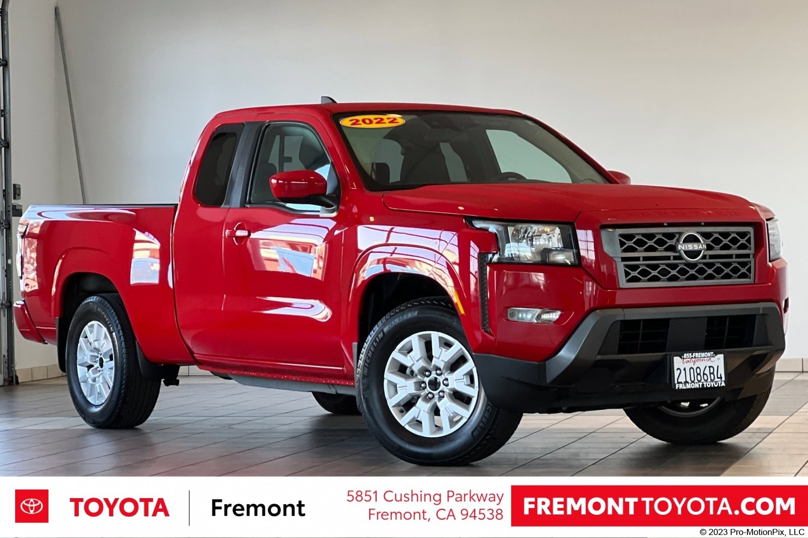 Used 2022 Nissan Frontier SV image 1