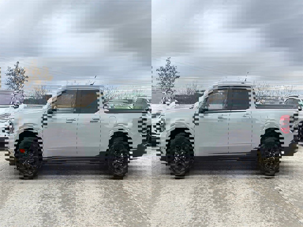 Used 2024 Ford Maverick Lariat w/ Black Appearance Package image 7