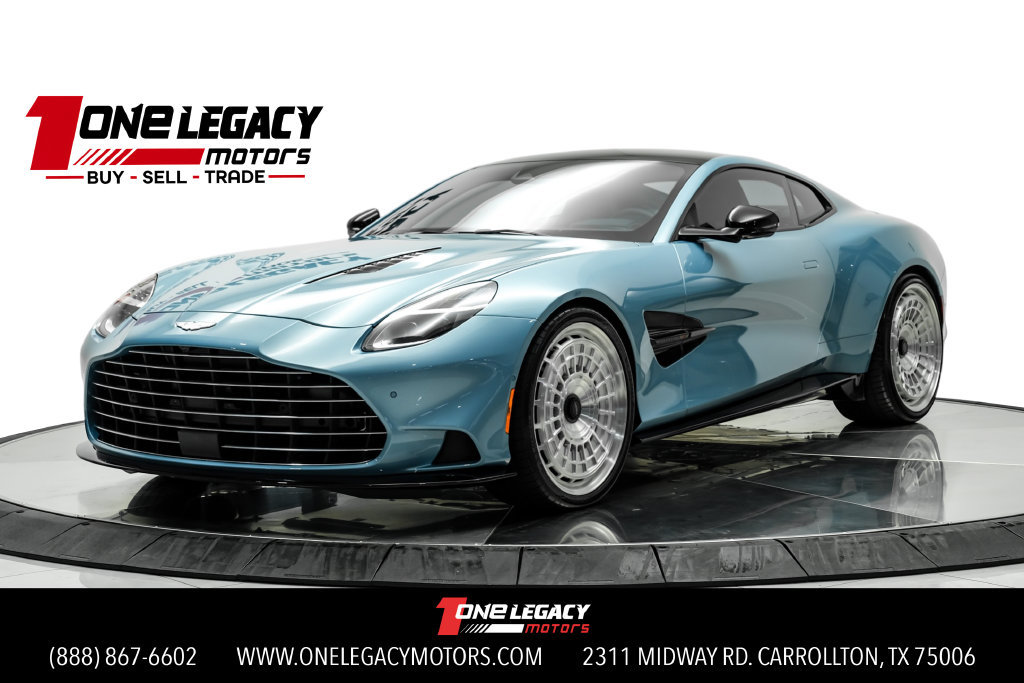 Used 2025 Aston Martin Vanquish RWD image 1