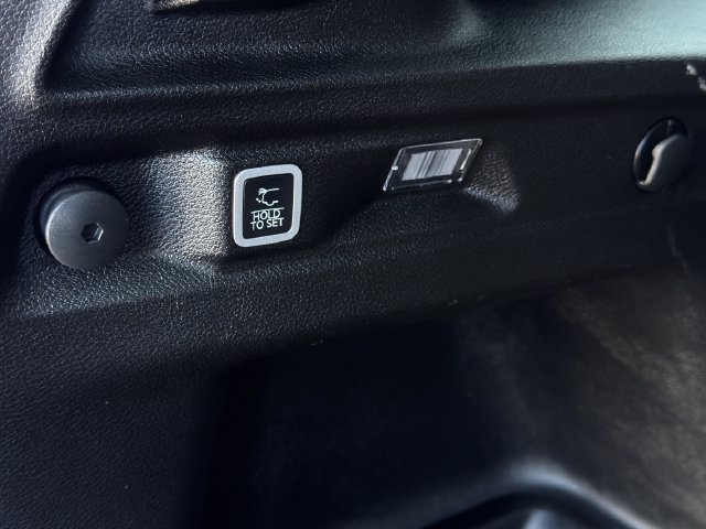 Used 2025 Jeep Grand Cherokee L Altitude AWD/4WD image 33