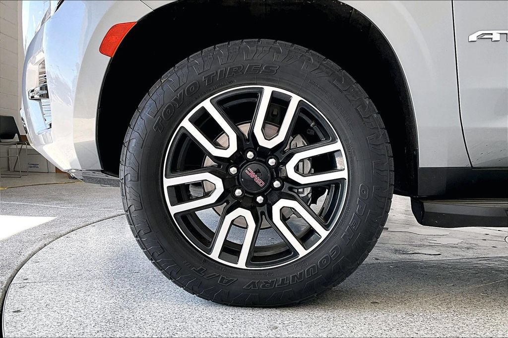 Used 2023 GMC Yukon AT4 AWD/4WD image 11