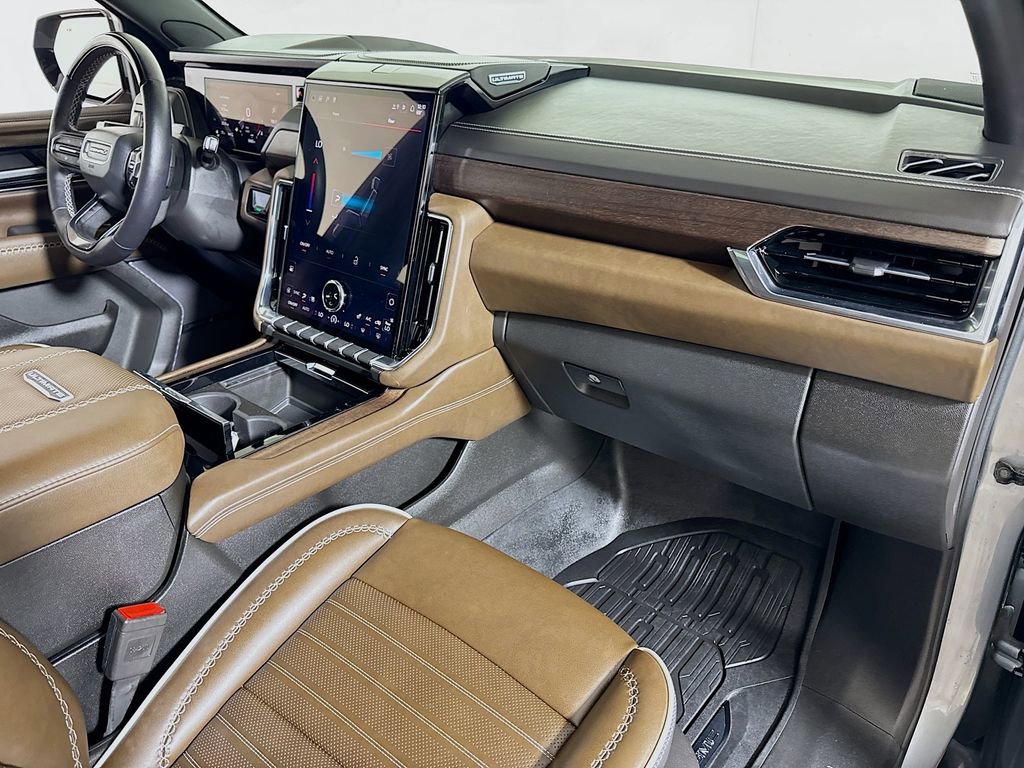 Certified 2025 GMC Yukon Denali Ultimate image 31