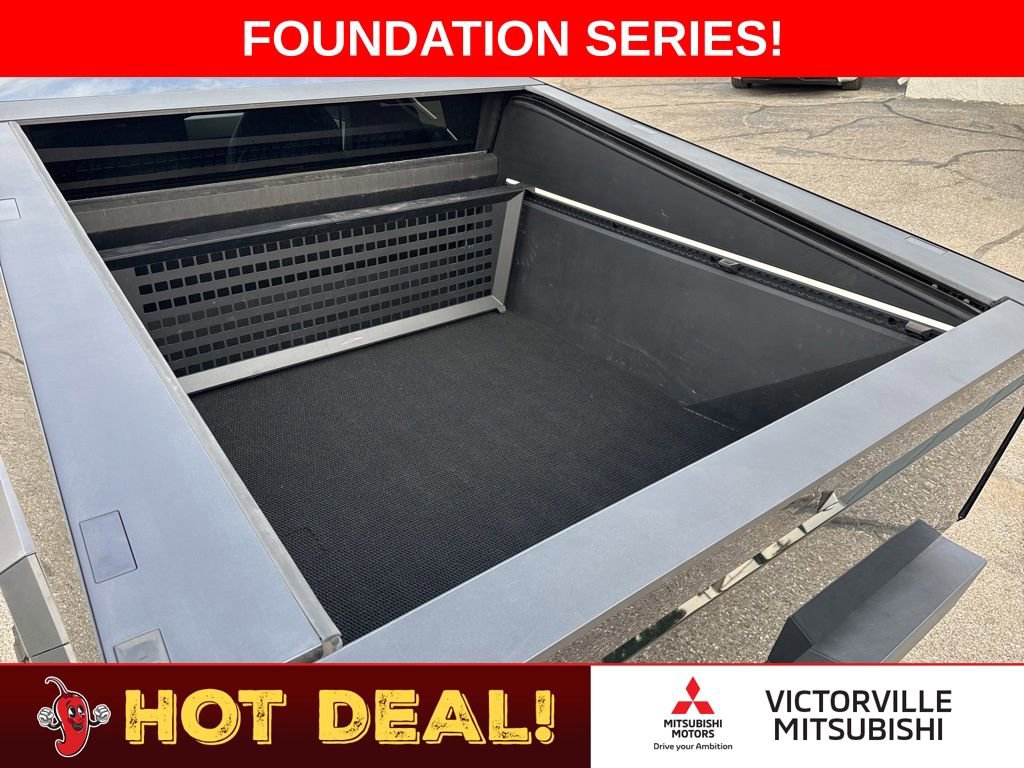 Used 2024 Tesla Cybertruck AWD Crew Cab image 12