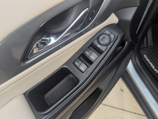Used 2023 Chevrolet Traverse LS image 13
