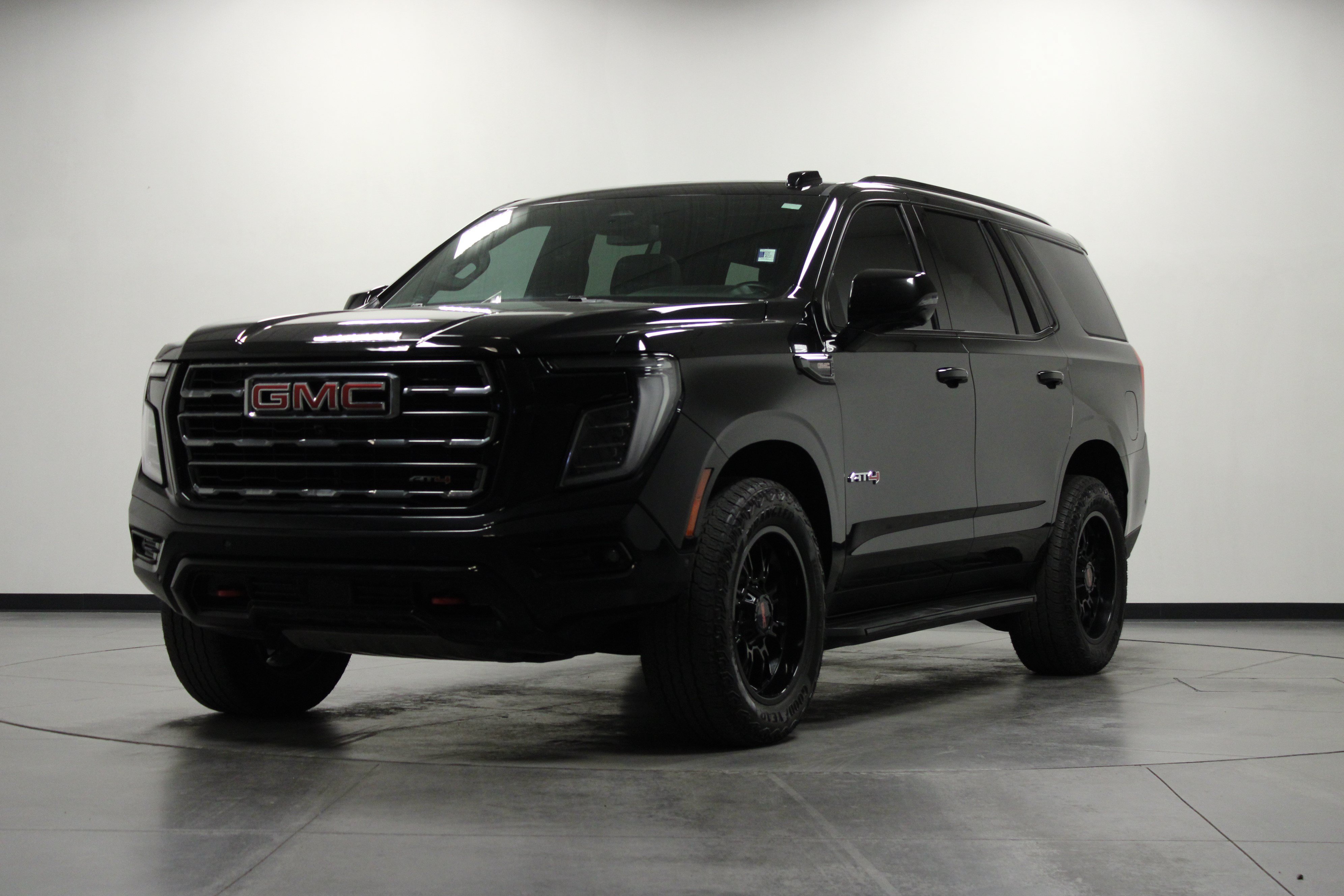 Used 2025 GMC Yukon AT4 AWD/4WD image 8