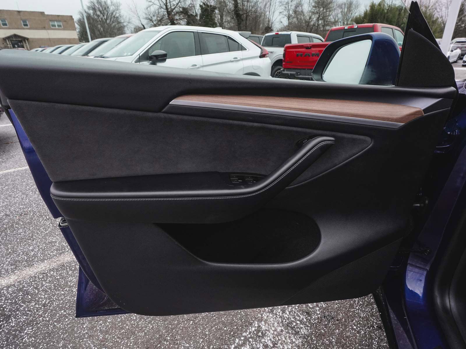 Used 2024 Tesla Model Y Long Range image 9