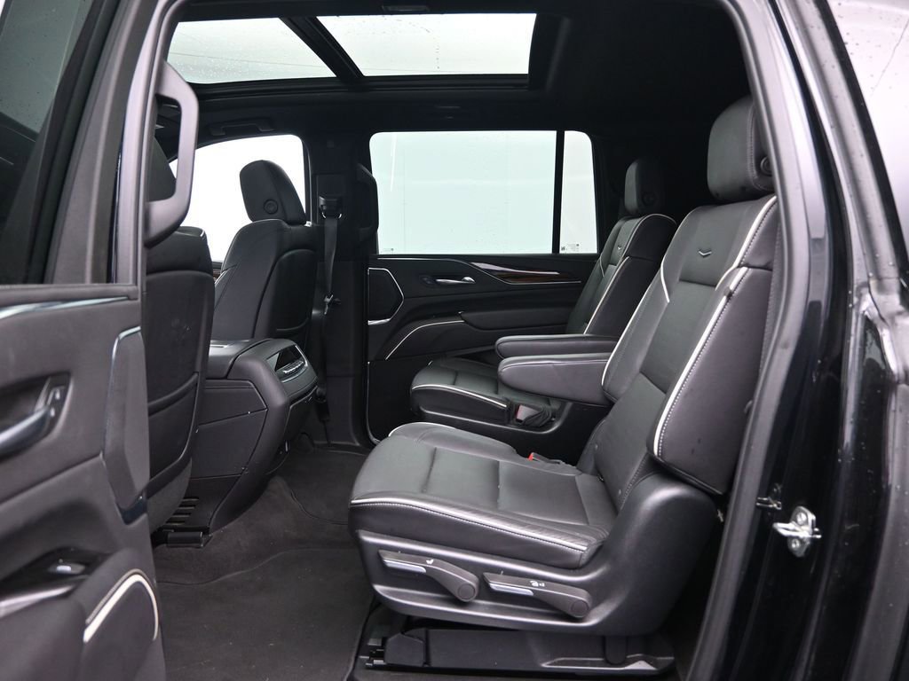Used 2023 Cadillac Escalade ESV Premium Luxury image 30