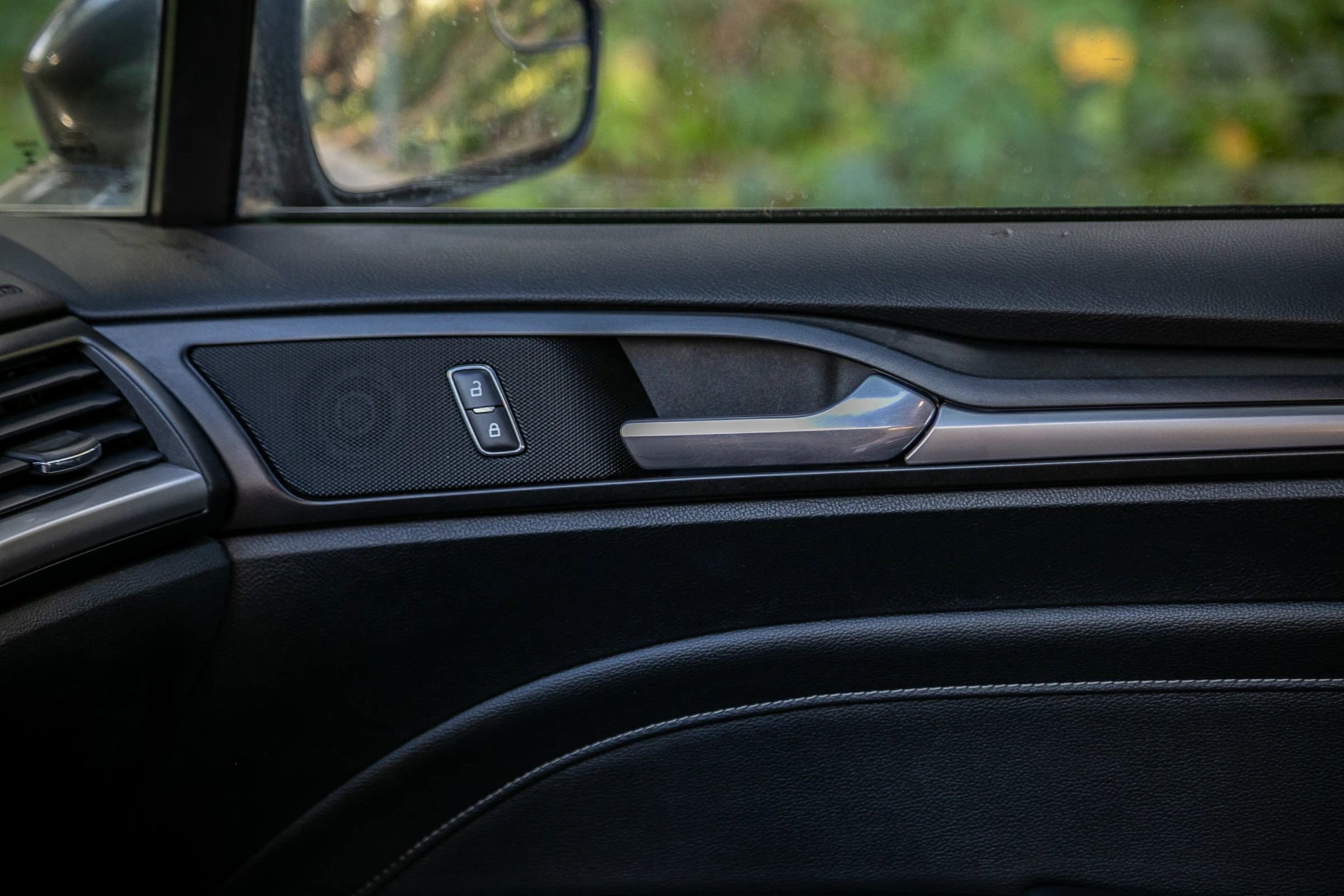 Used 2018 Ford Fusion Titanium image 31