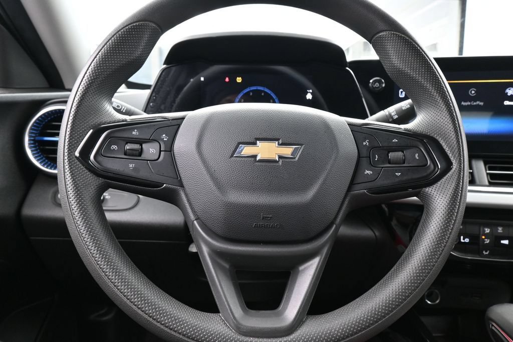 Used 2026 Chevrolet Trax LT FWD image 23