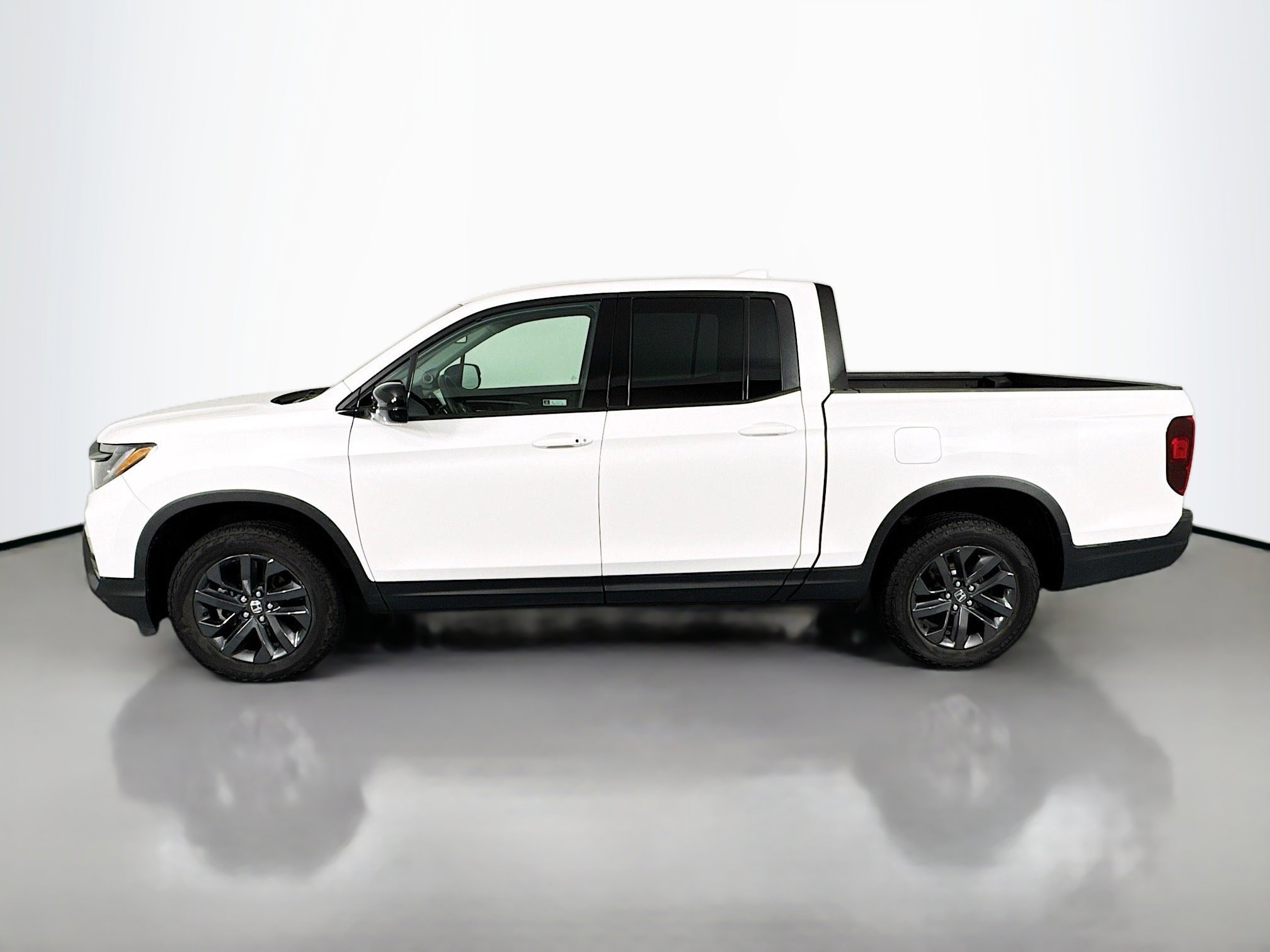 Certified 2023 Honda Ridgeline Sport image 8