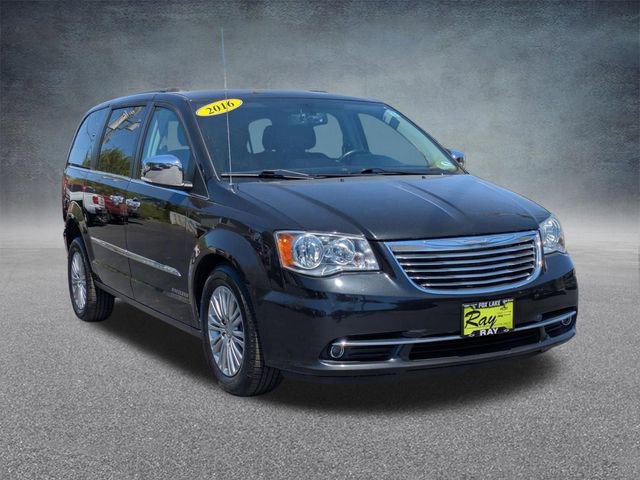 Used 2016 Chrysler Town & Country Touring-L w/ Driver Convenience Group FWD image 1