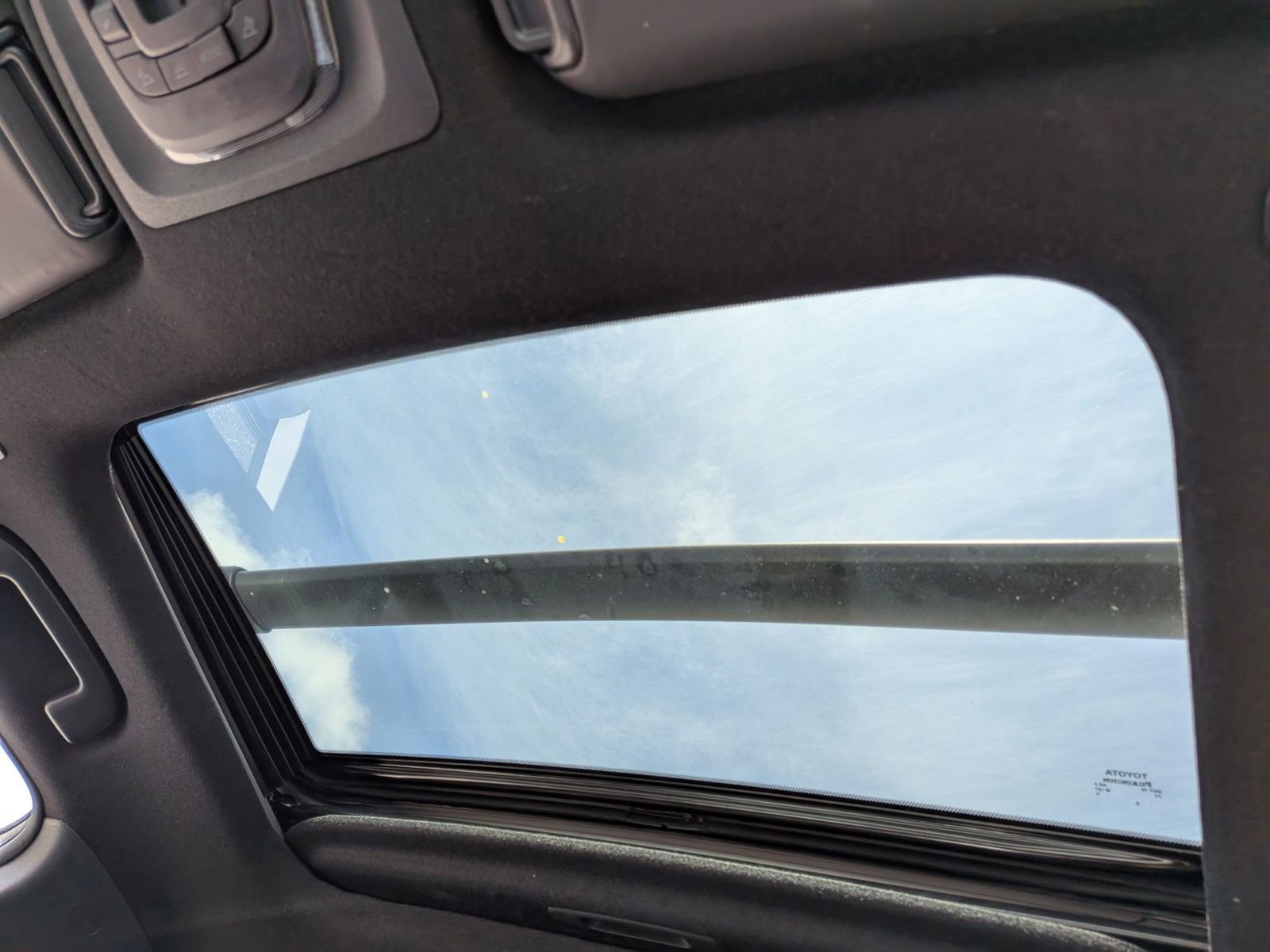 Used 2024 Toyota Corolla Cross SE w/ Moonroof Package image 27