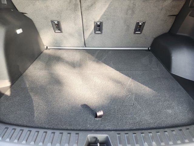 Used 2025 Chevrolet Equinox LT w/ Safety and Technology Package image 33