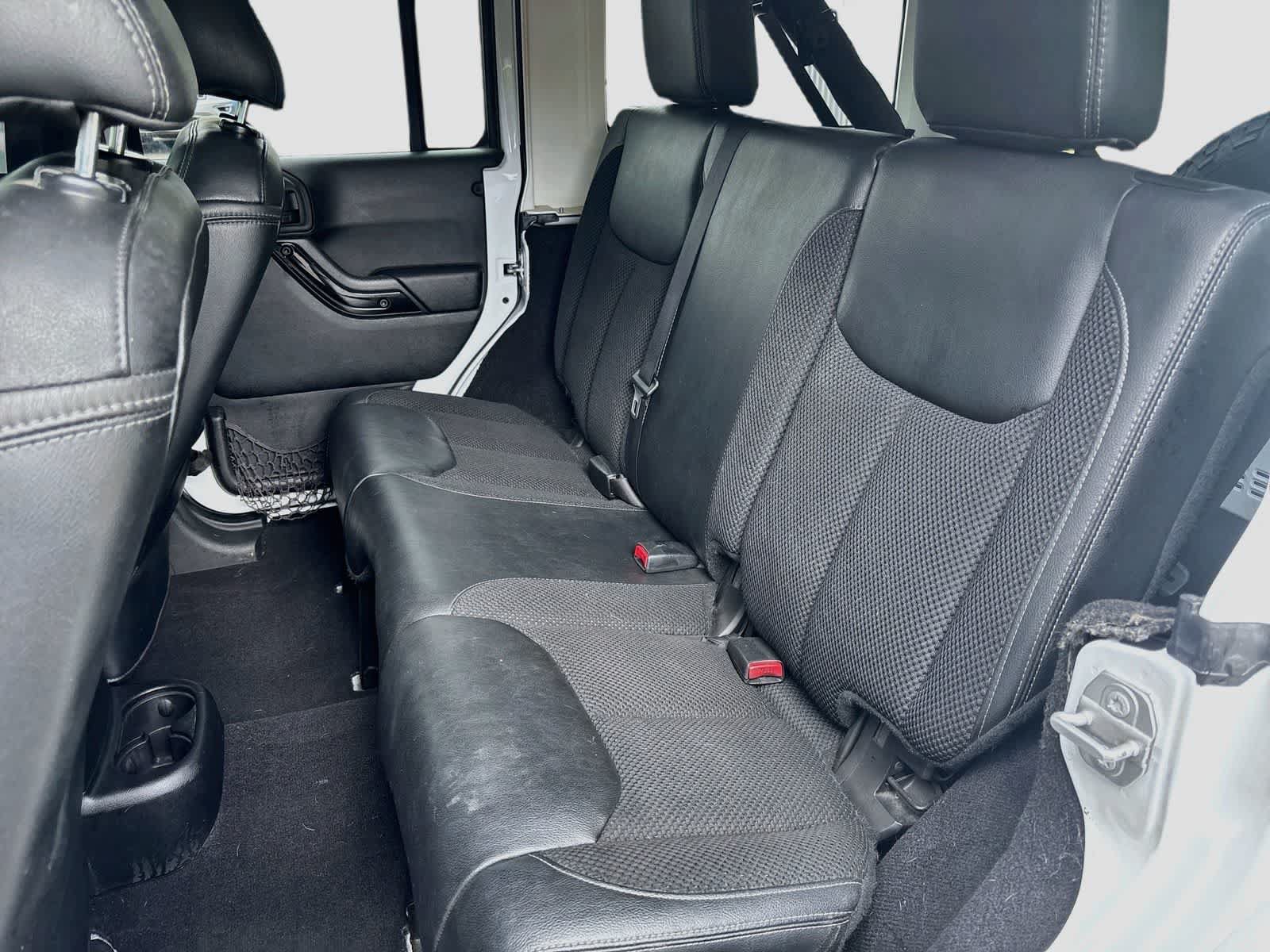 Used 2017 Jeep Wrangler Unlimited Sahara AWD/4WD image 23