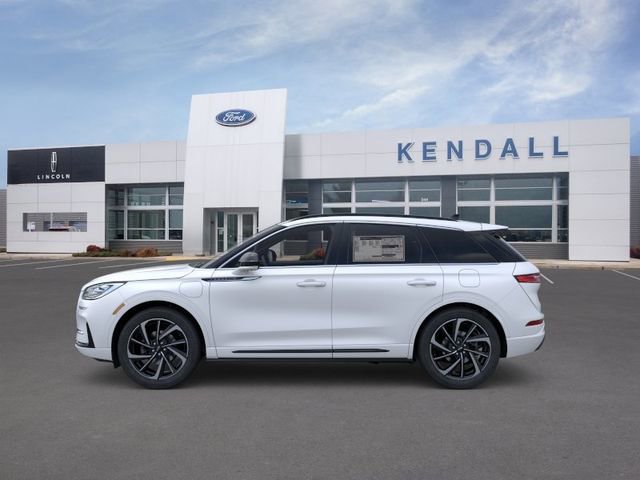 Used 2025 Lincoln Corsair Grand Touring w/ Equipment Group 301A AWD/4WD image 3