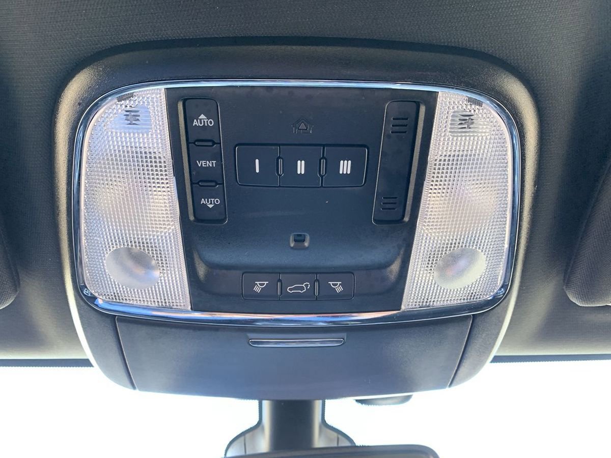 Used 2017 Jeep Grand Cherokee Altitude AWD/4WD image 27