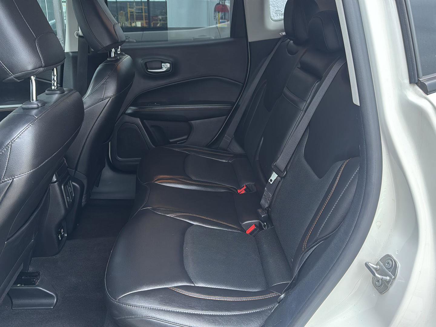 Used 2018 Jeep Compass Limited image 25