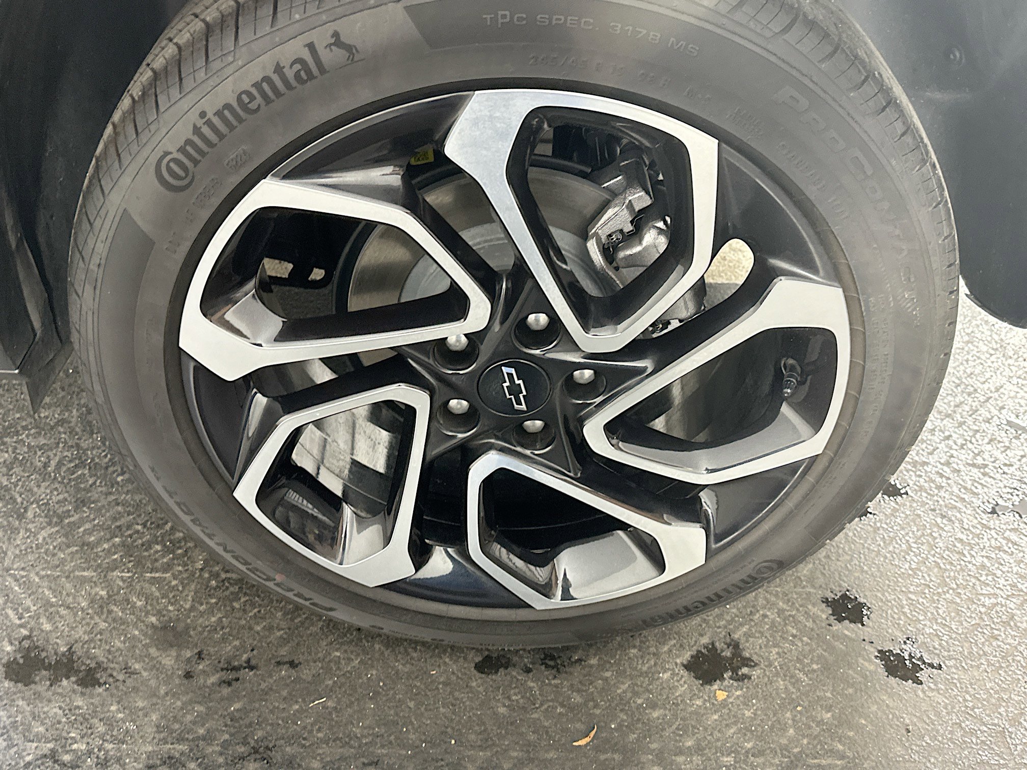Used 2025 Chevrolet Trax RS FWD image 11