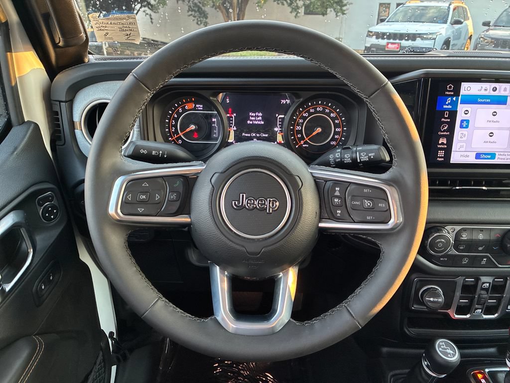 Used 2026 Jeep Wrangler Unlimited Sahara AWD/4WD image 15