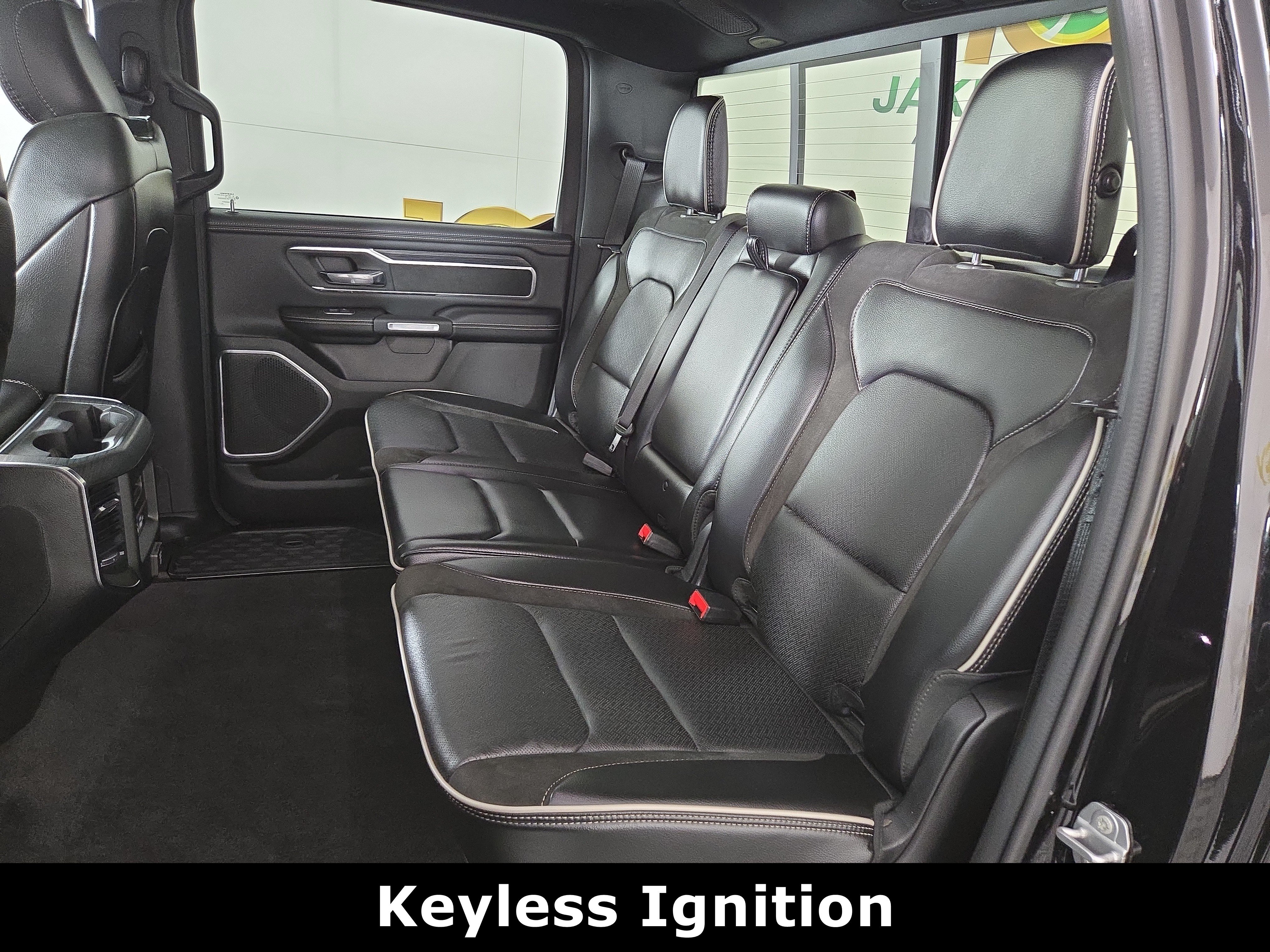 Used 2023 RAM 1500 Laramie AWD/4WD image 13