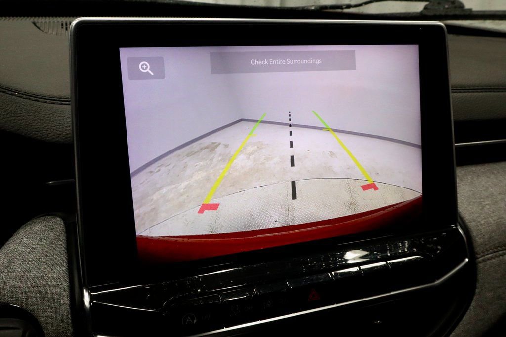 Used 2023 Jeep Compass Latitude image 2