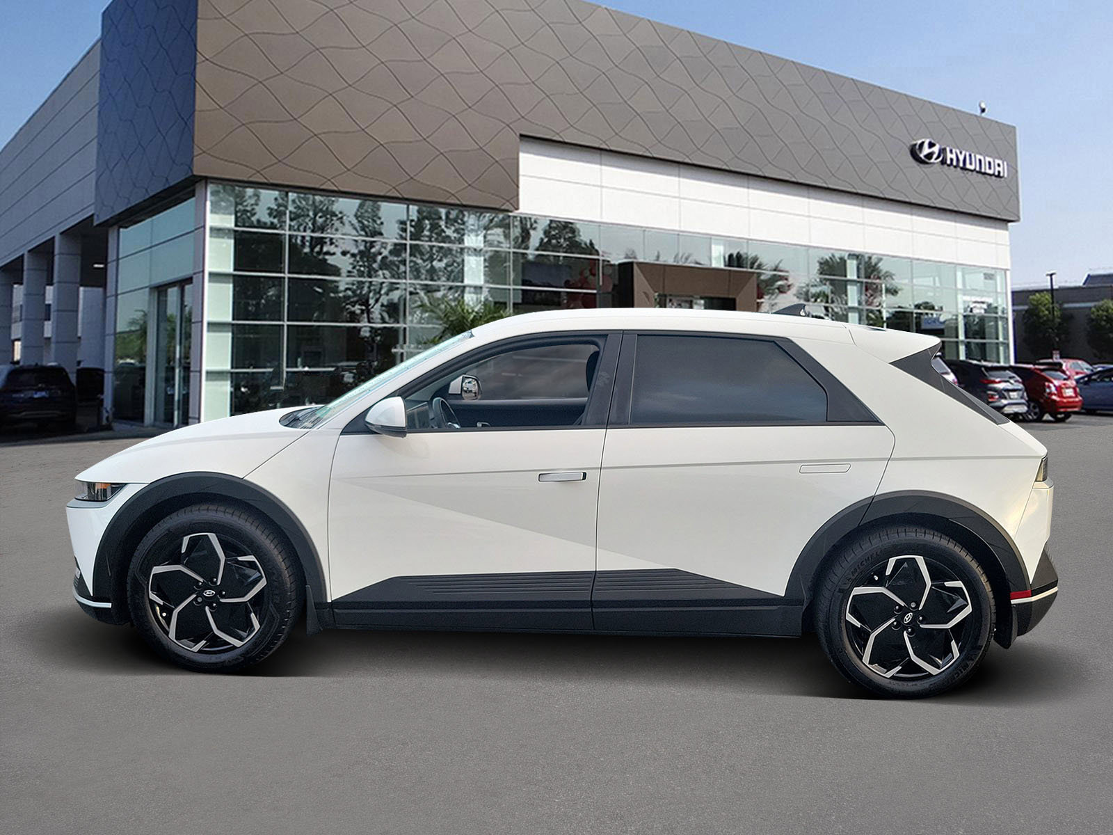 Used 2024 Hyundai Ioniq 5 SE image 3