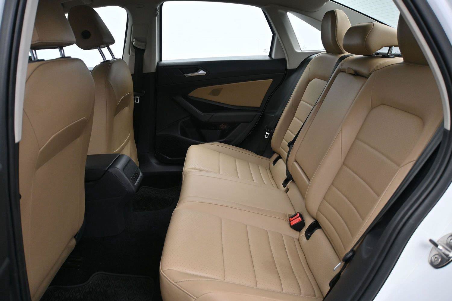 Used 2021 Volkswagen Jetta SE w/ SE Cold Weather Package FWD image 8