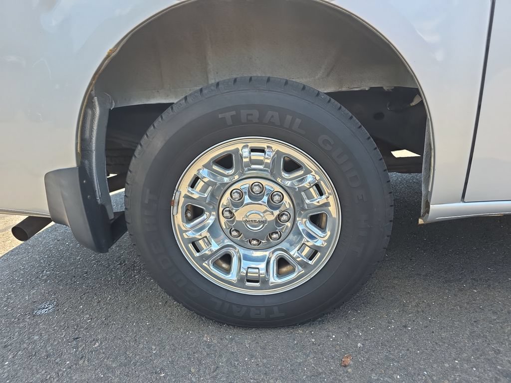 Used 2015 Nissan NV 3500 SV RWD image 11