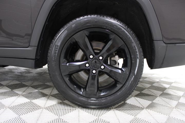 Used 2023 Jeep Grand Cherokee L Limited w/ Luxury Tech Group II AWD/4WD image 48