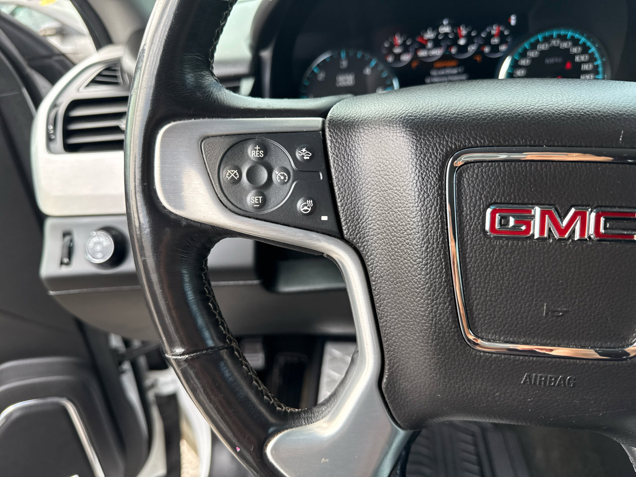 Used 2017 GMC Yukon XL SLT image 22