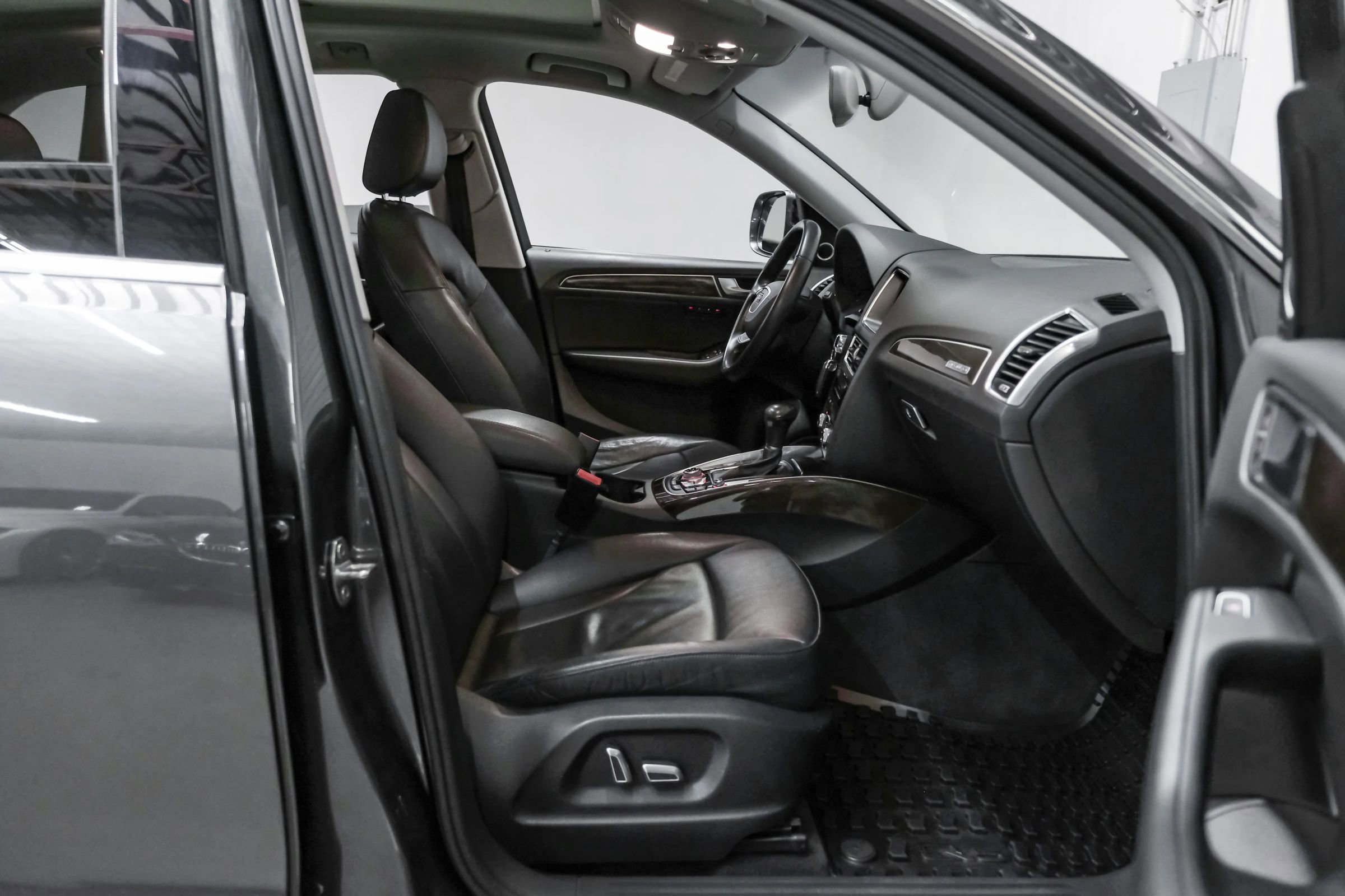 Used 2016 Audi Q5 2.0T Premium Plus w/ Technology Package image 32