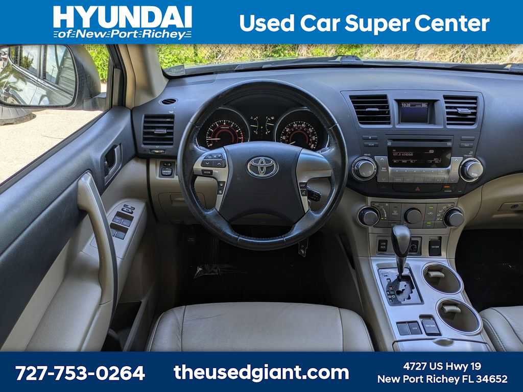 Used 2011 Toyota Highlander SE w/ Tow Pkg FWD image 21