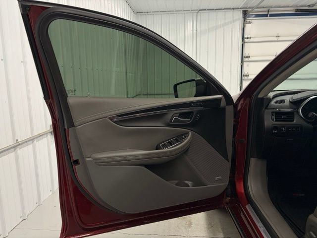 Used 2016 Chevrolet Impala LTZ w/ Enhanced Convenience Package FWD image 14