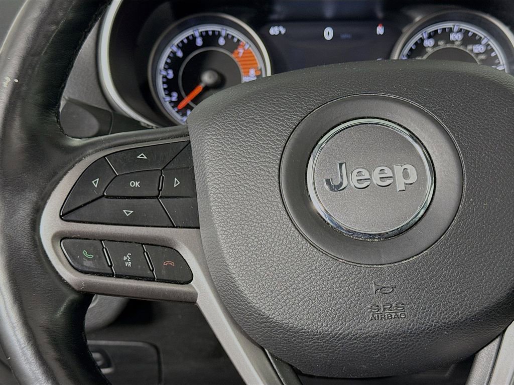 Used 2019 Jeep Cherokee Limited image 12
