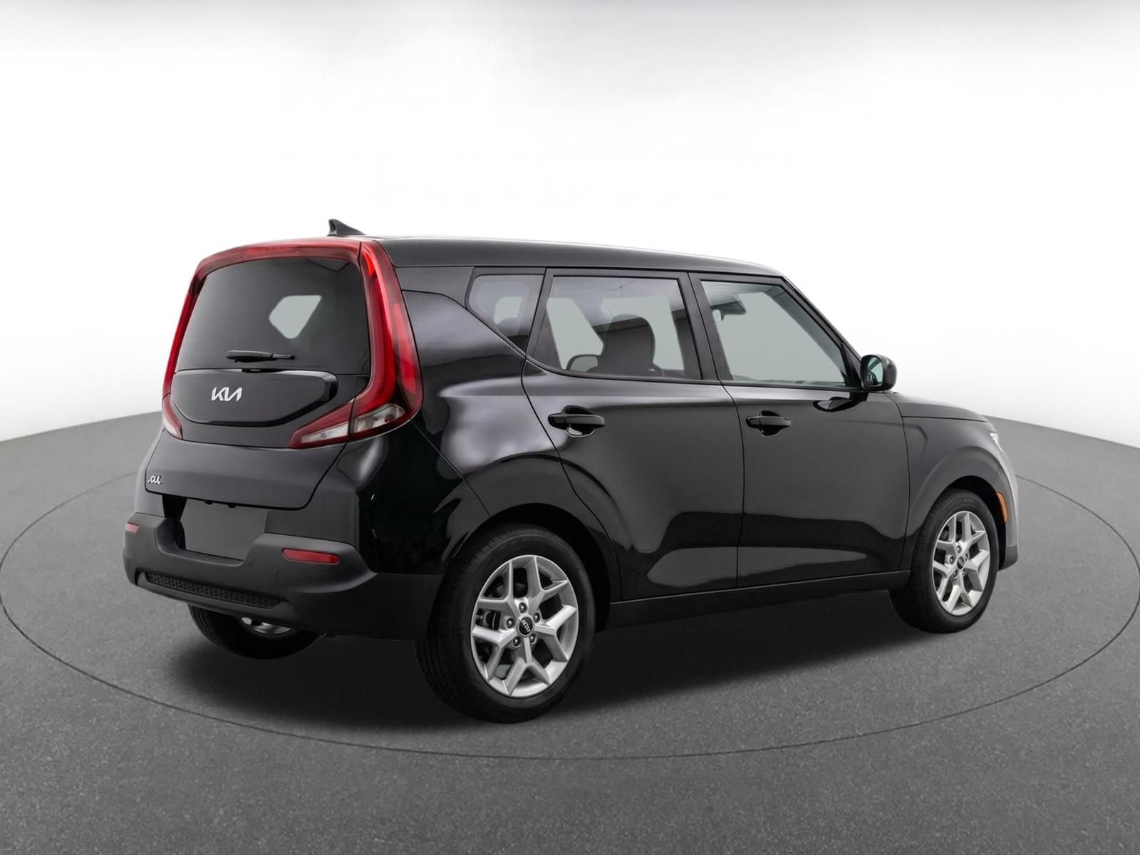 Used 2025 Kia Soul LX w/ LX Technology Package FWD image 10