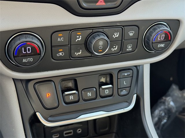 Used 2019 GMC Terrain SLT w/ Preferred Package image 14