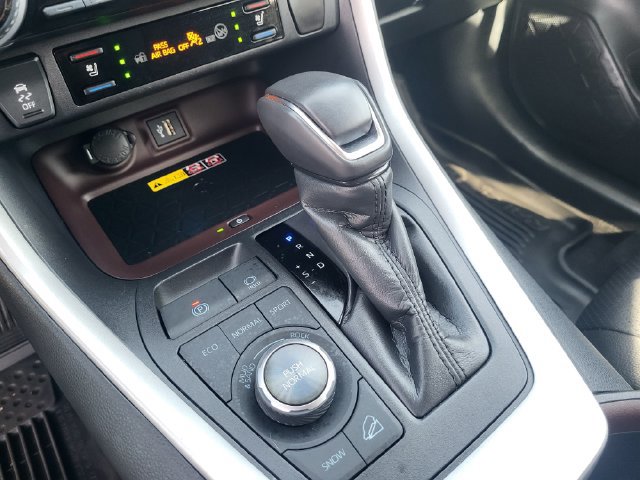 Used 2025 Toyota RAV4 Limited w/ Advanced Technology Package AWD/4WD image 19