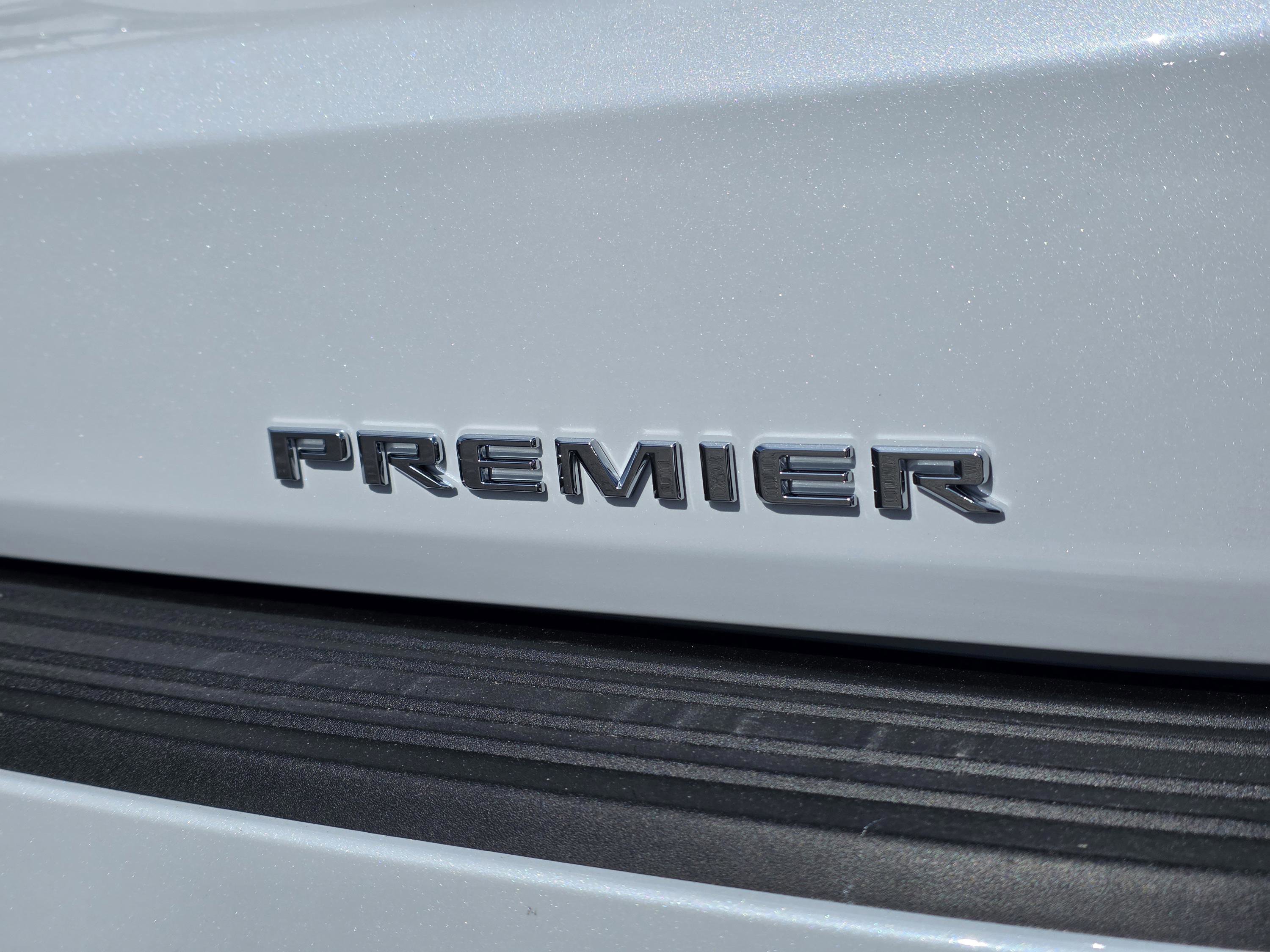 New 2026 Chevrolet Suburban Premier image 17