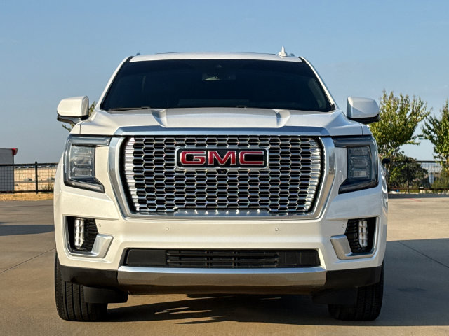 Used 2023 GMC Yukon XL Denali AWD/4WD image 2