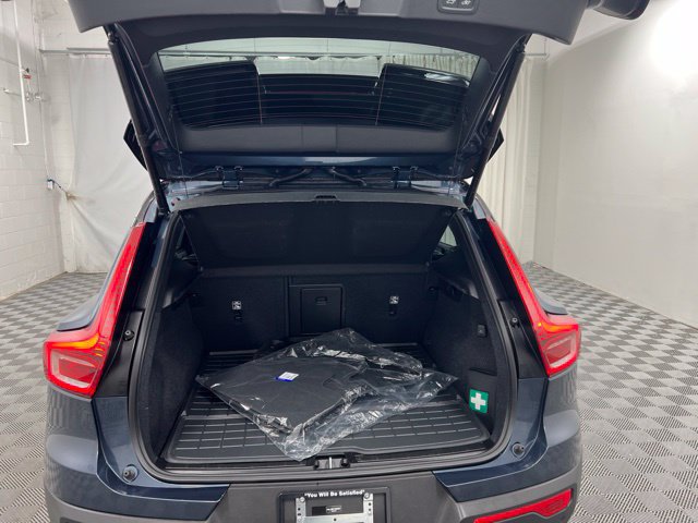 New 2026 Volvo XC40 B5 Ultra w/ Protection Package Premier AWD/4WD image 7