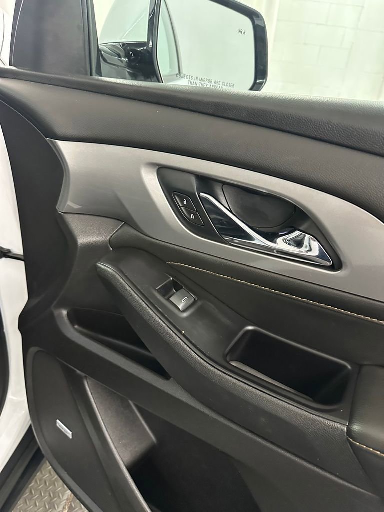 Used 2019 Chevrolet Traverse RS image 38