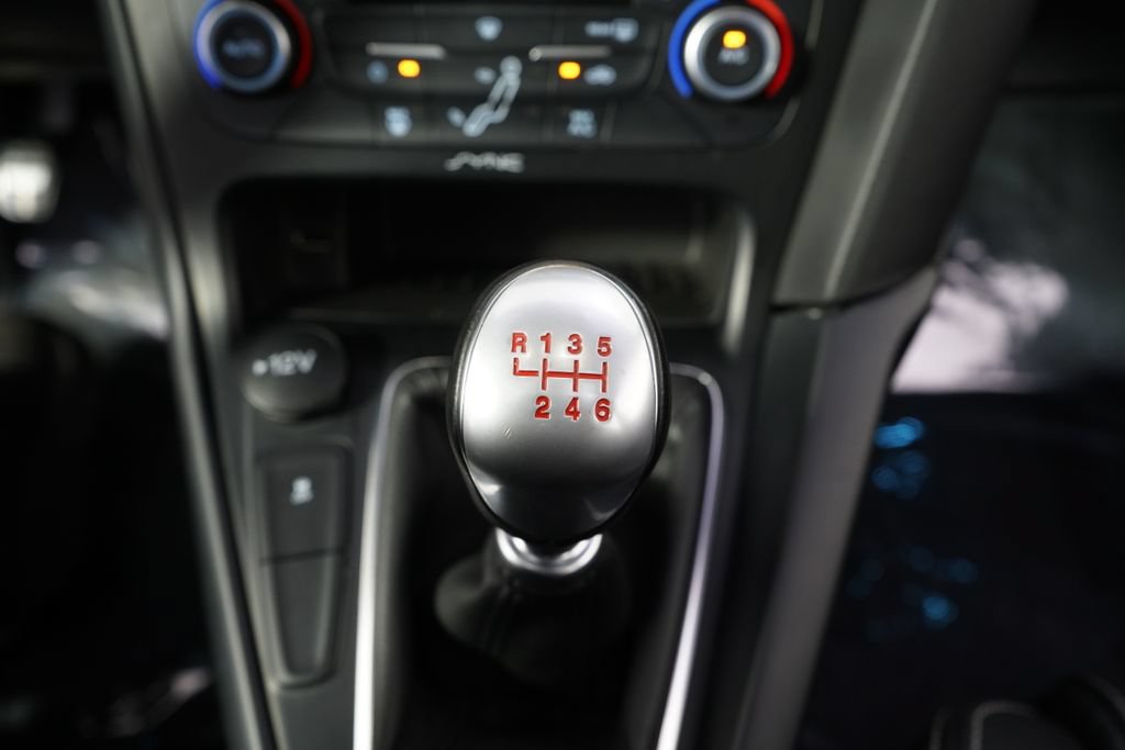 Used 2018 Ford Focus ST w/ Equipment Group 401A FWD image 34