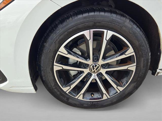 Used 2025 Volkswagen Jetta Sport image 10
