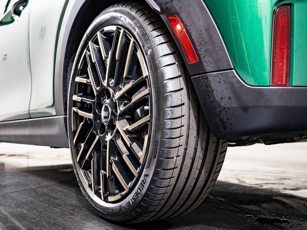 Certified 2025 MINI Cooper S image 39