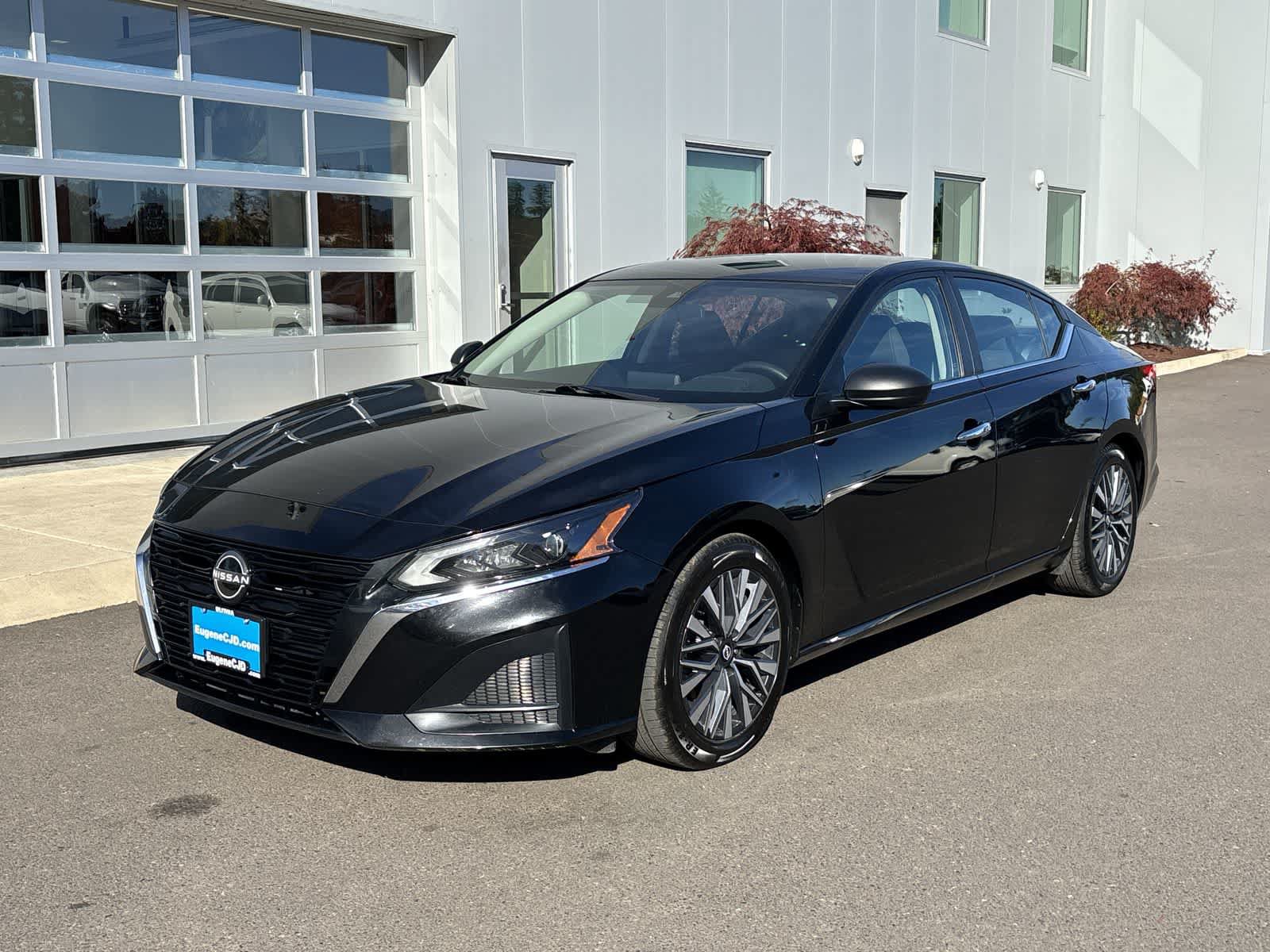 Used 2024 Nissan Altima 2.5 SV FWD image 1