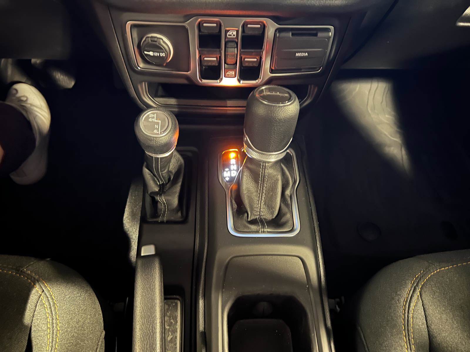 Used 2025 Jeep Gladiator Sport image 20