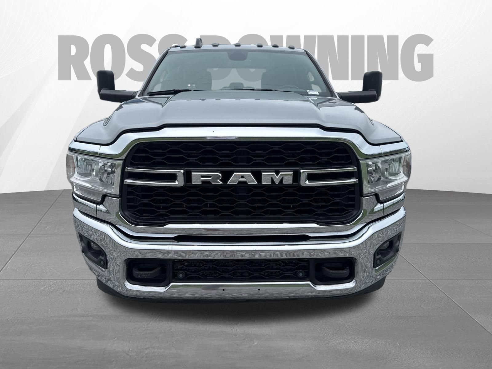 Used 2022 RAM 3500 Tradesman w/ Chrome Appearance Group AWD/4WD image 9