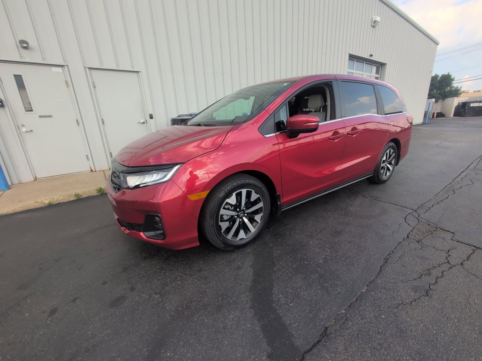 Used 2025 Honda Odyssey EX-L image 6