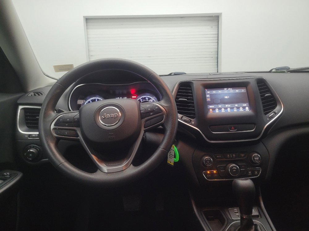 Used 2019 Jeep Cherokee Latitude w/ Popular Appearance Group FWD image 22